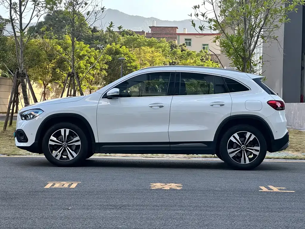 Mercedes-Benz GLA — фото 7