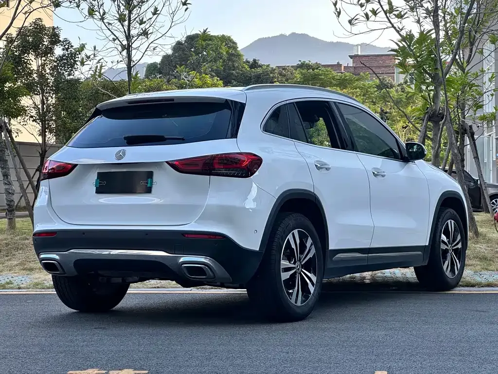 Mercedes-Benz GLA — фото 9