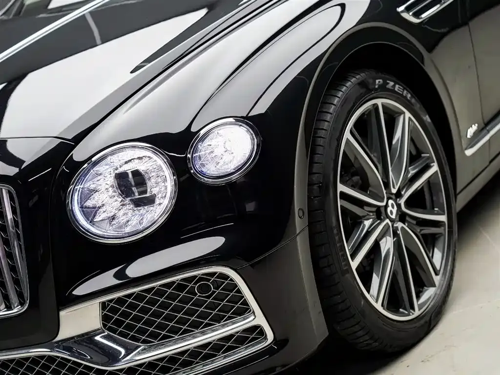 Bentley Flying Spur PHEV — фото 3