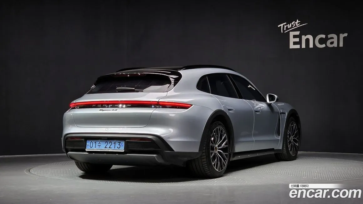 Porsche Taycan — фото 2