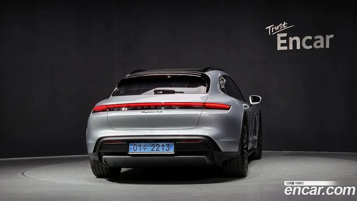 Porsche Taycan — фото 4