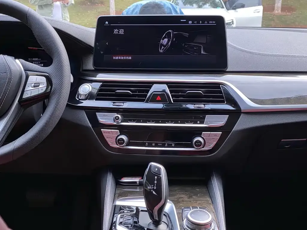BMW 5 Series — фото 10