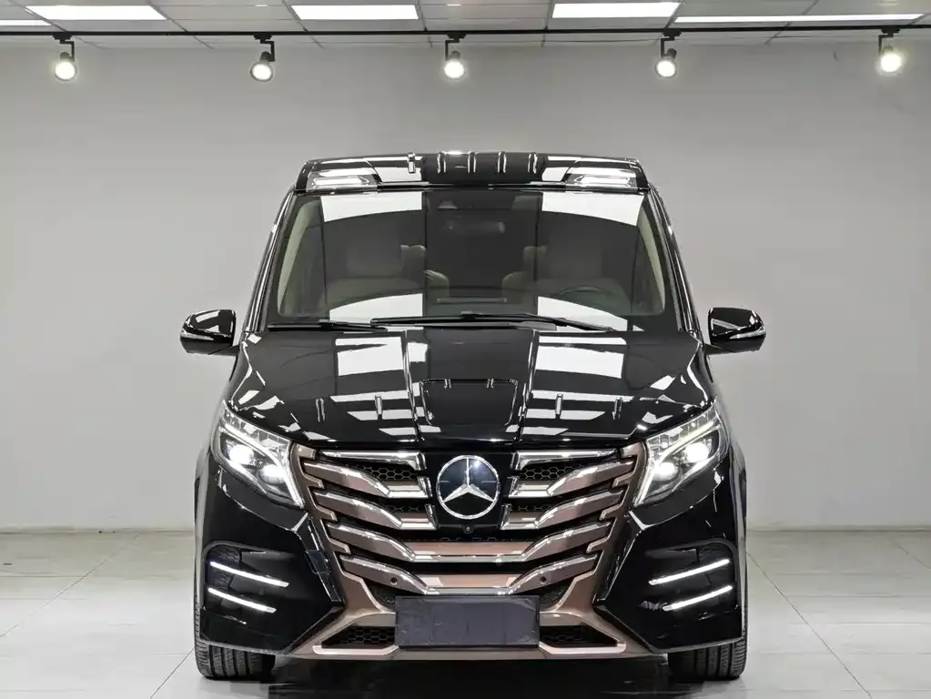 Mercedes-Benz V-Class — фото 1