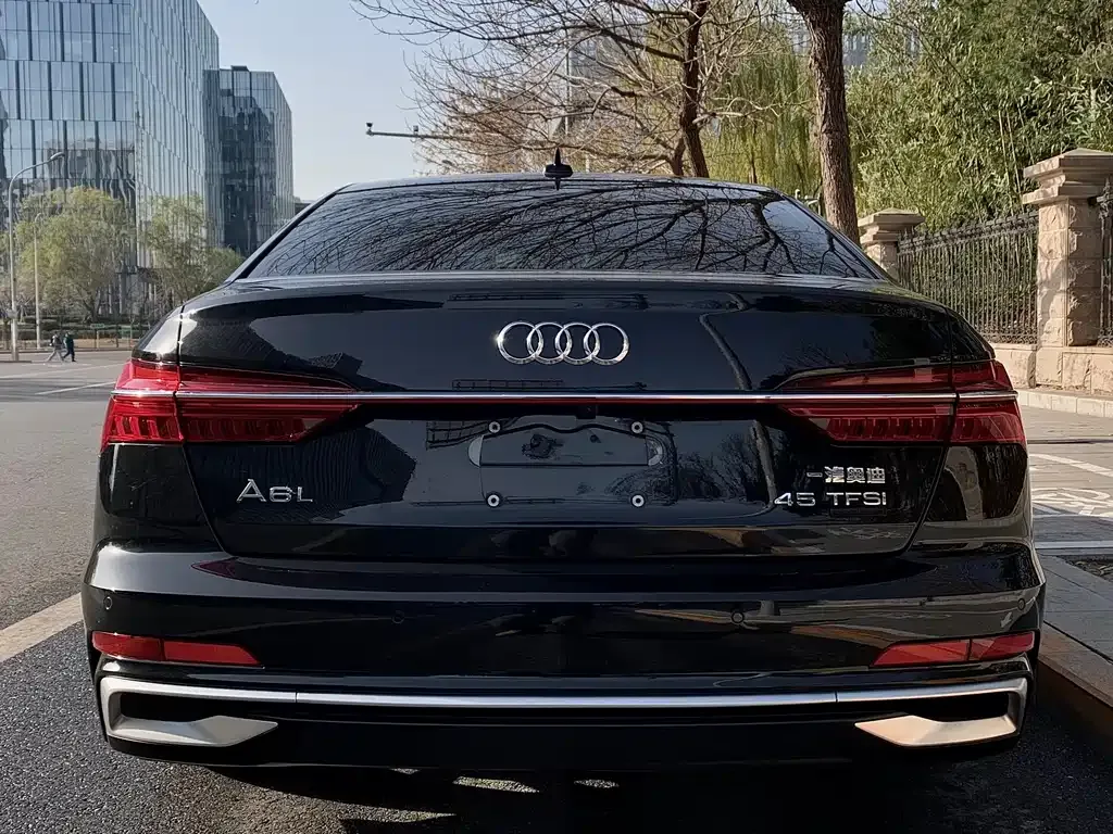 Audi A6L — фото 5