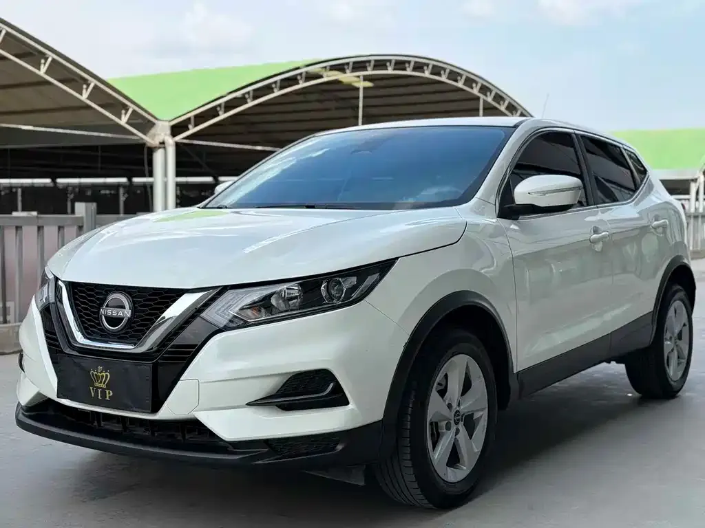 Nissan Qashqai — фото 1
