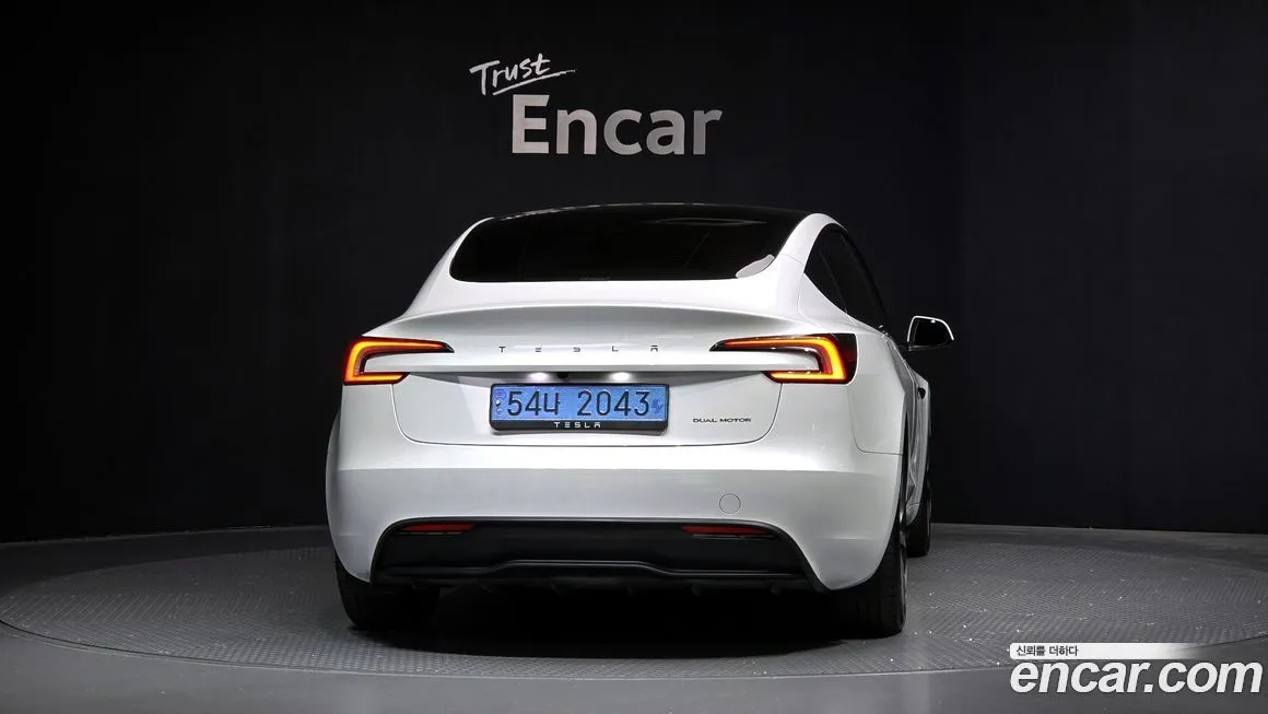 Tesla Model 3 — фото 4