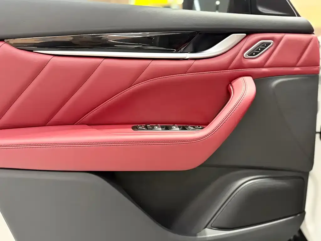 Maserati Levante — фото 10