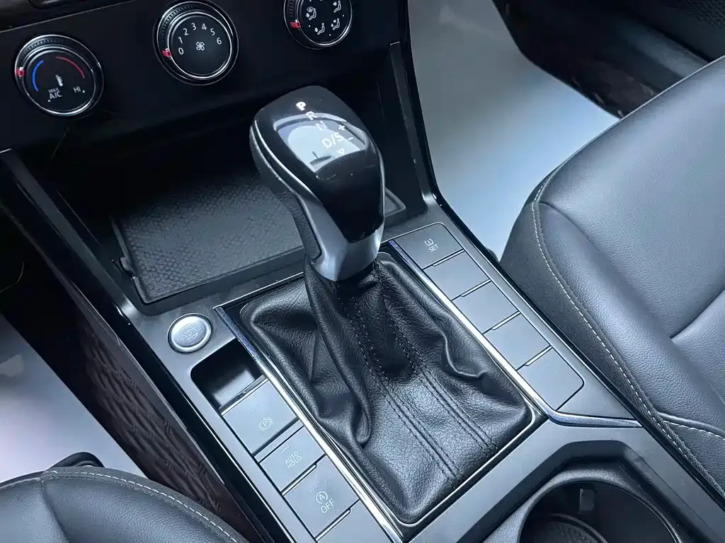 Volkswagen Passat — фото 9