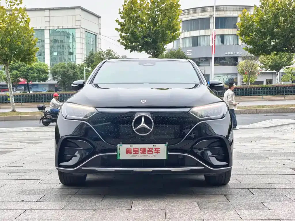 Mercedes-Benz EQE SUV — фото 2