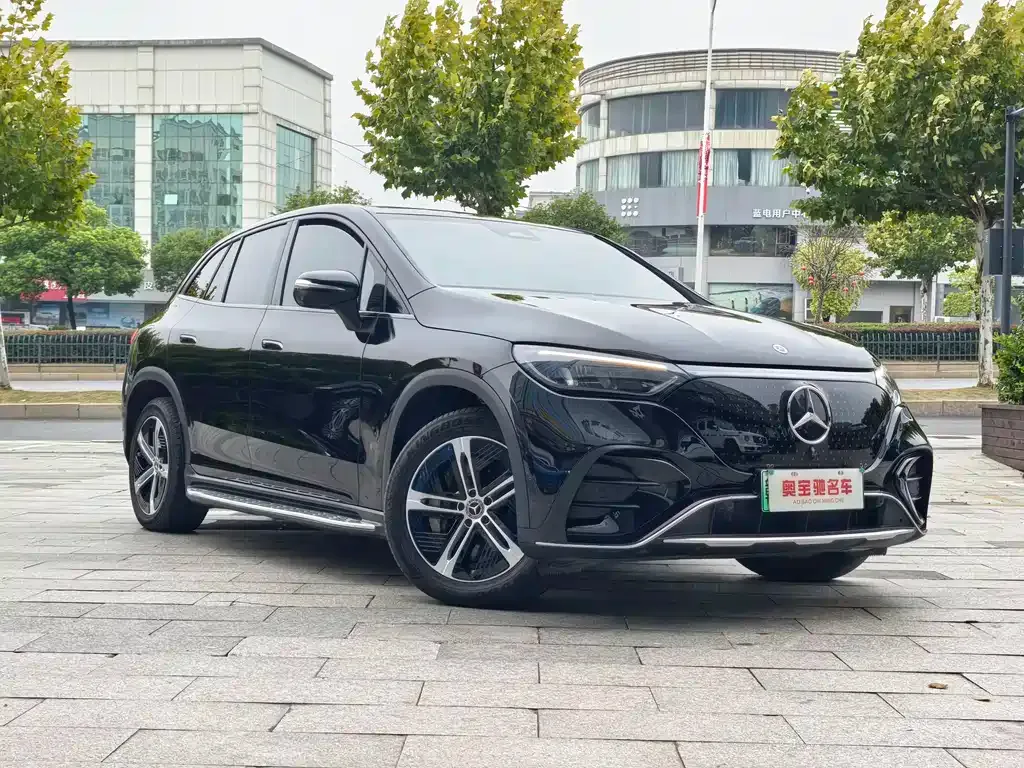 Mercedes-Benz EQE SUV — фото 3