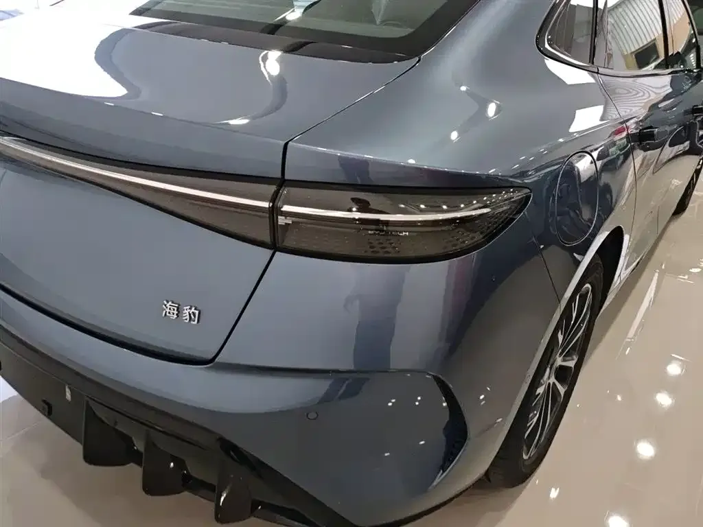 BYD Seal — фото 8