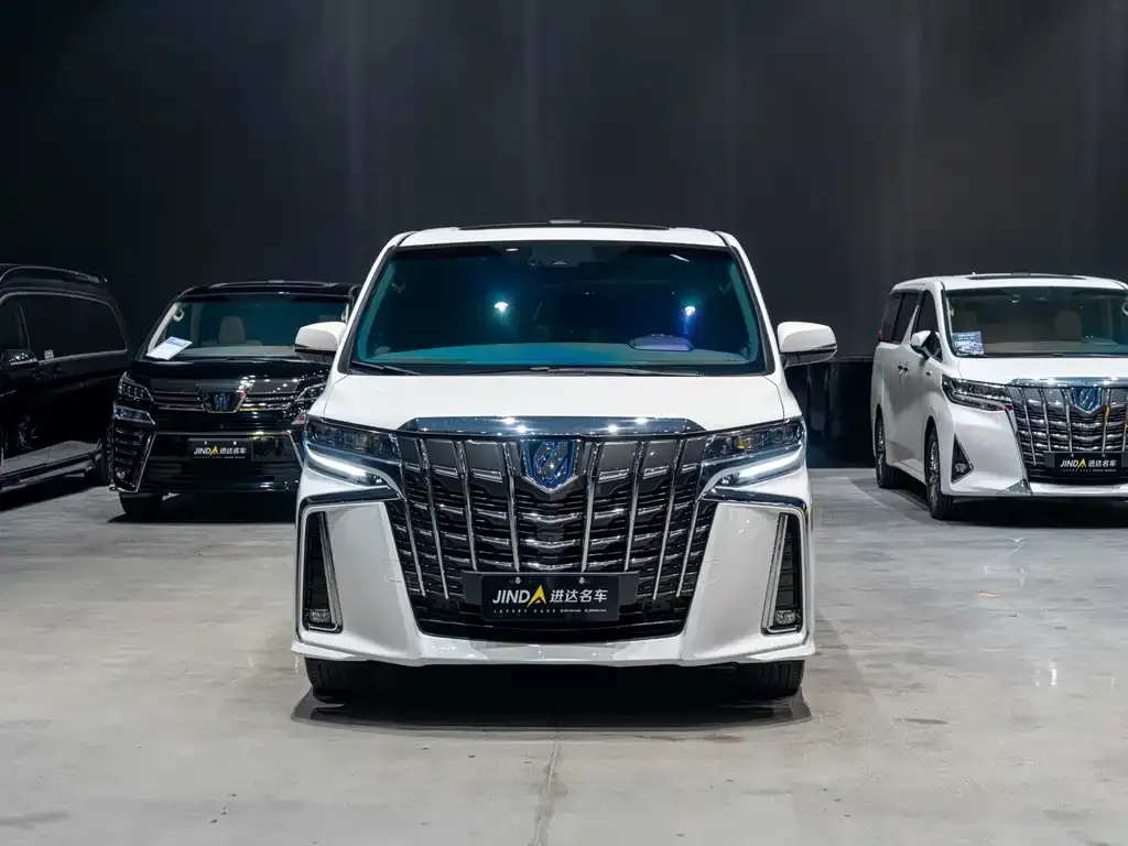 Toyota Alphard — фото 2