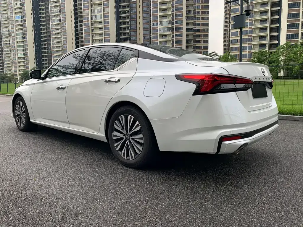 Nissan Teana — фото 6