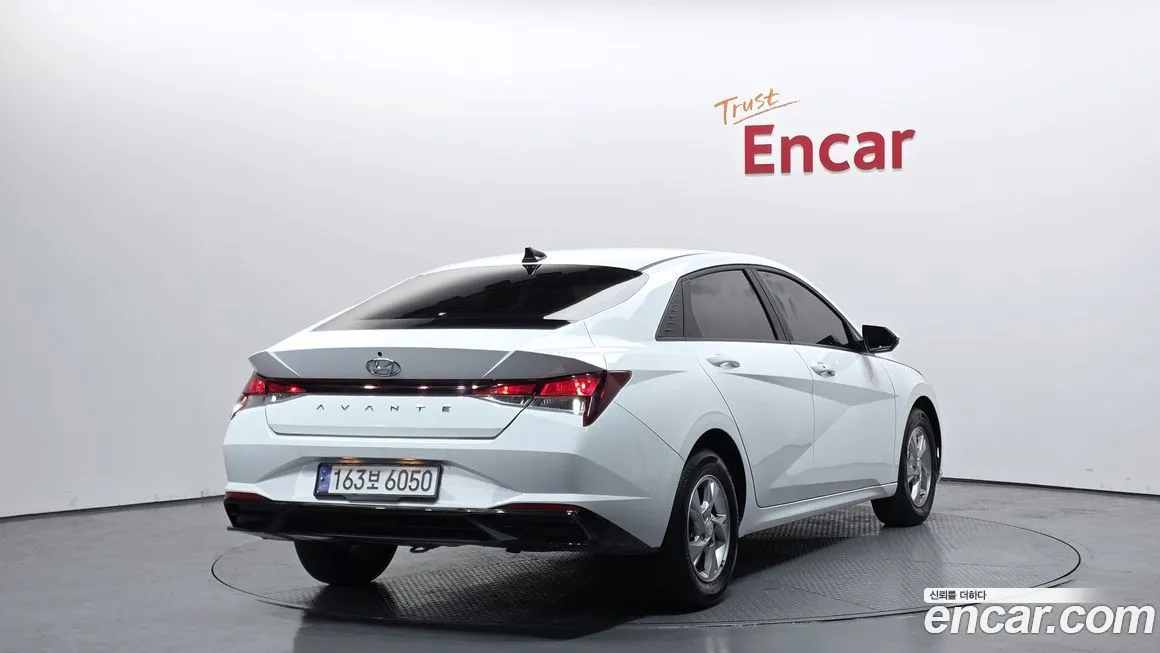 Hyundai AVANTE — фото 2