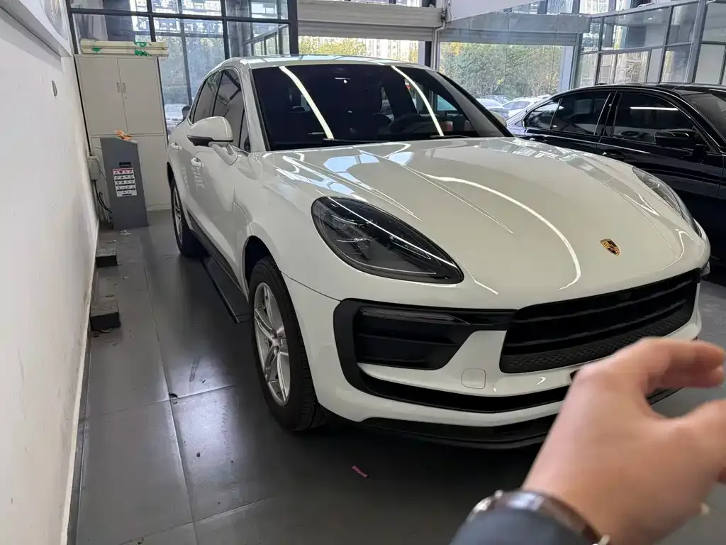 Porsche Macan — фото 1