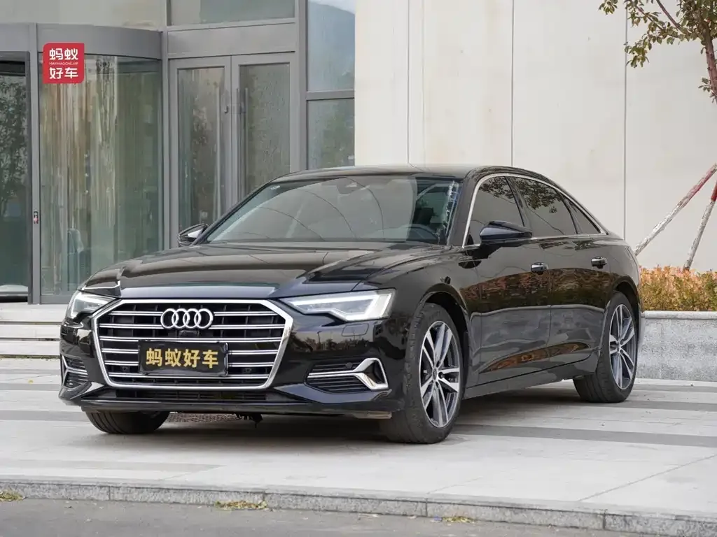 Audi A6L — фото 1