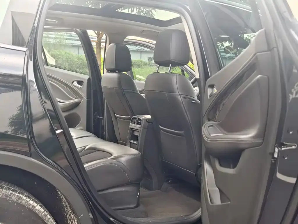 Buick Envision Plus — фото 10