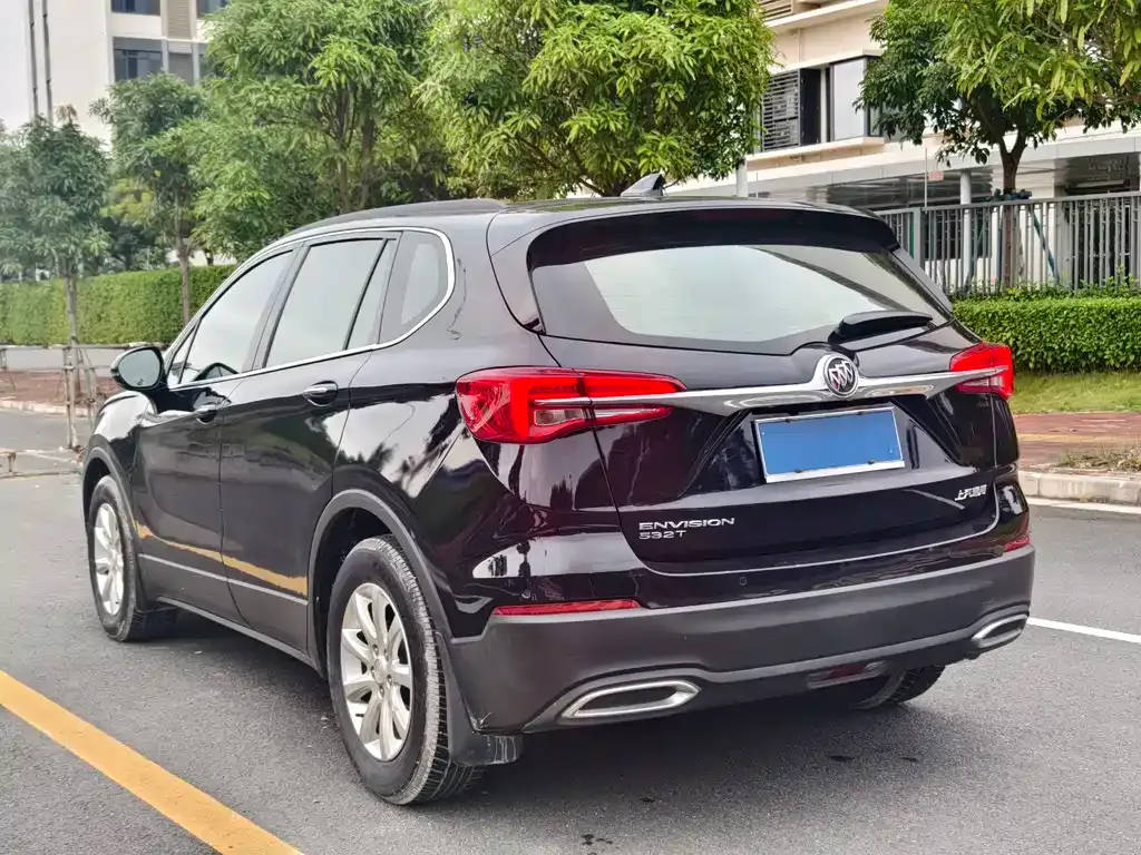 Buick Envision Plus — фото 2