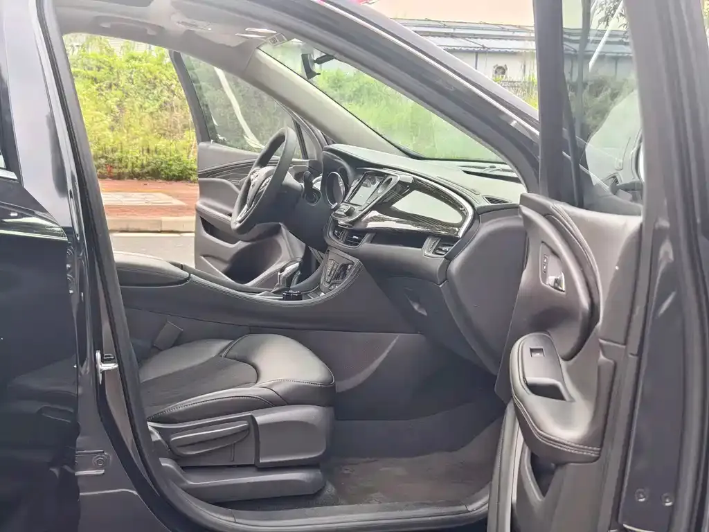 Buick Envision Plus — фото 9