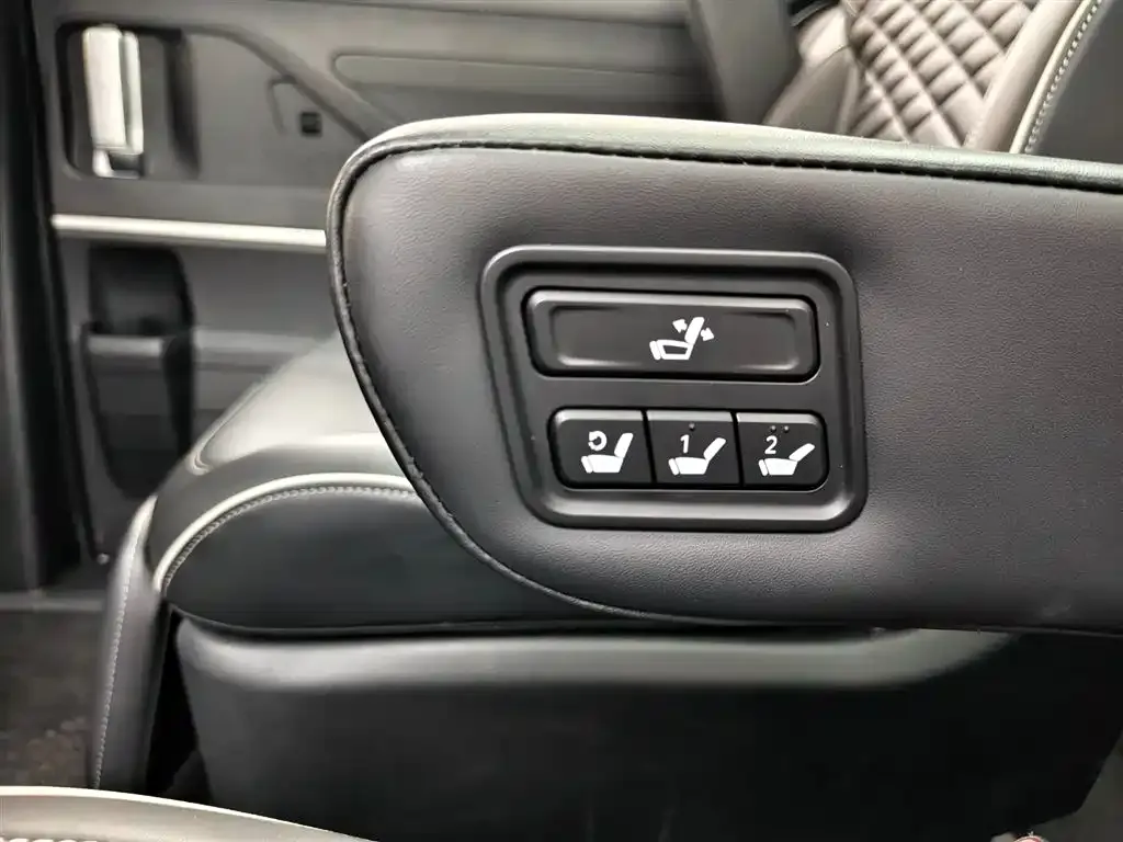 Hyundai Custo — фото 10