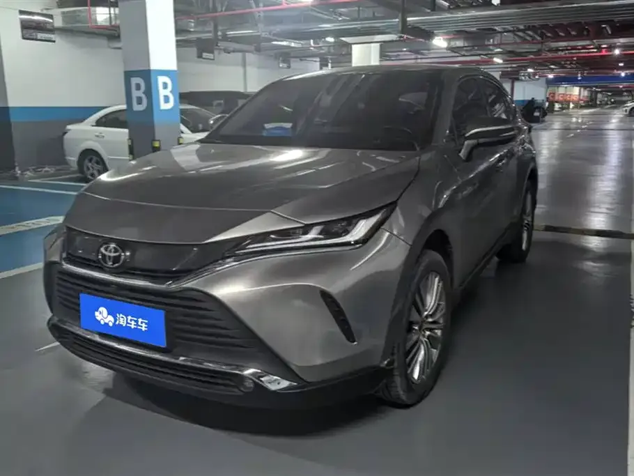 Toyota Harrier — фото 1
