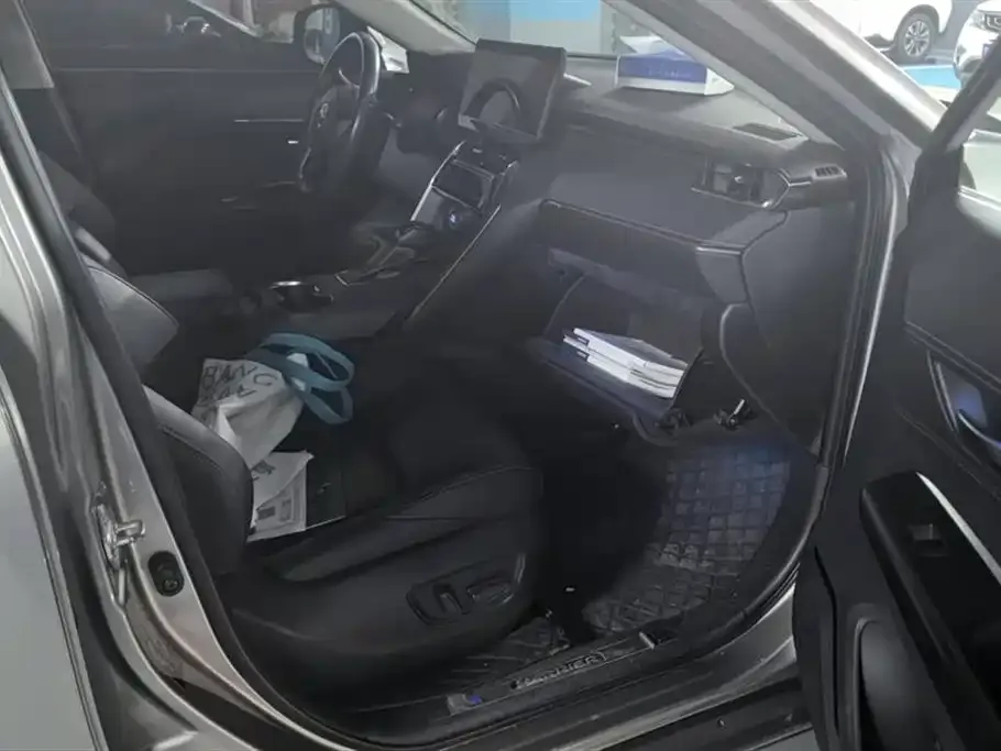 Toyota Harrier — фото 8