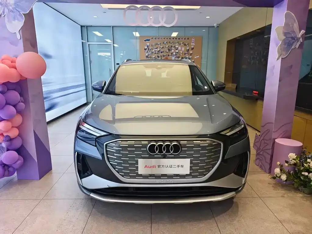 Audi Q4 e-tron — фото 2