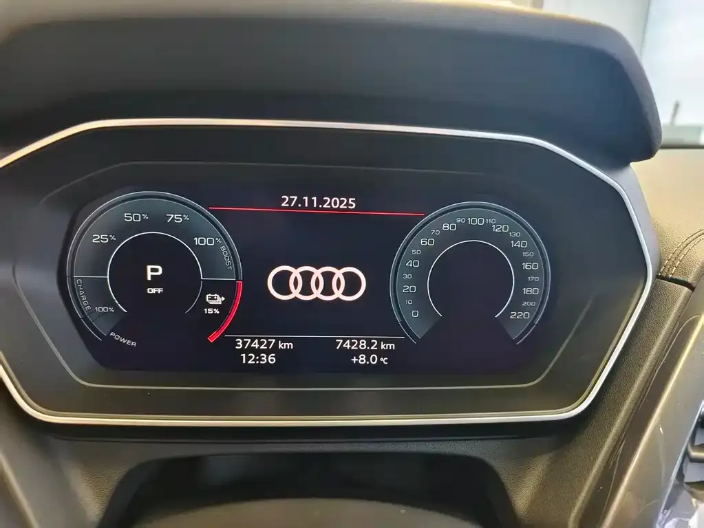 Audi Q4 e-tron — фото 7