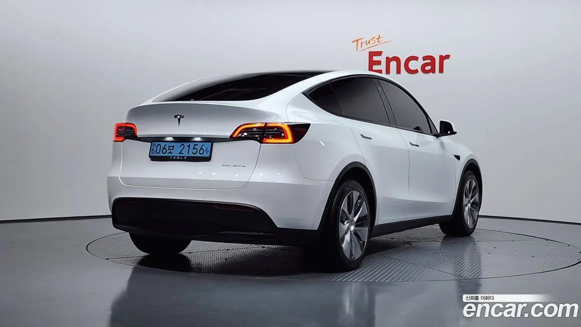 Tesla Model Y — фото 2