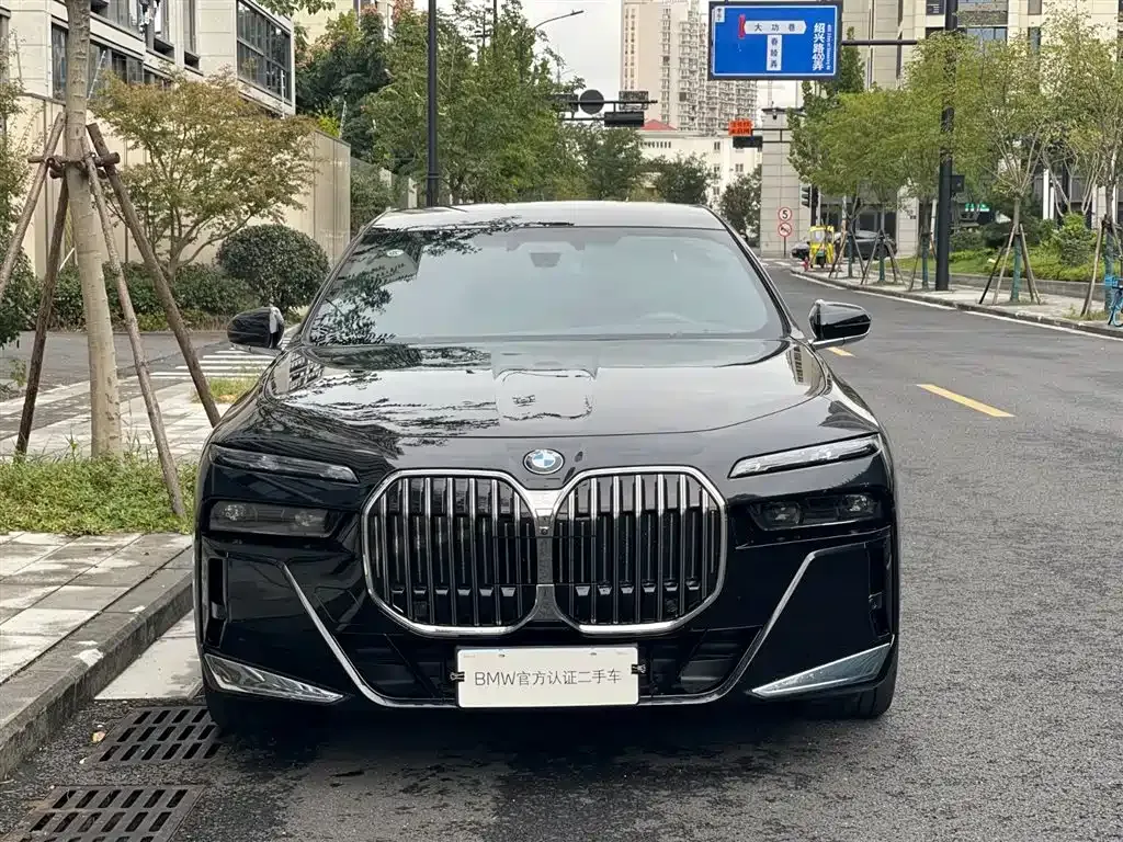 BMW 7 Series — фото 4
