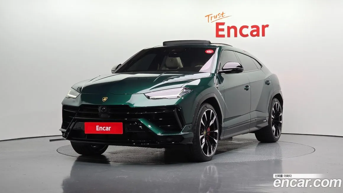 Lamborghini Urus — фото 1
