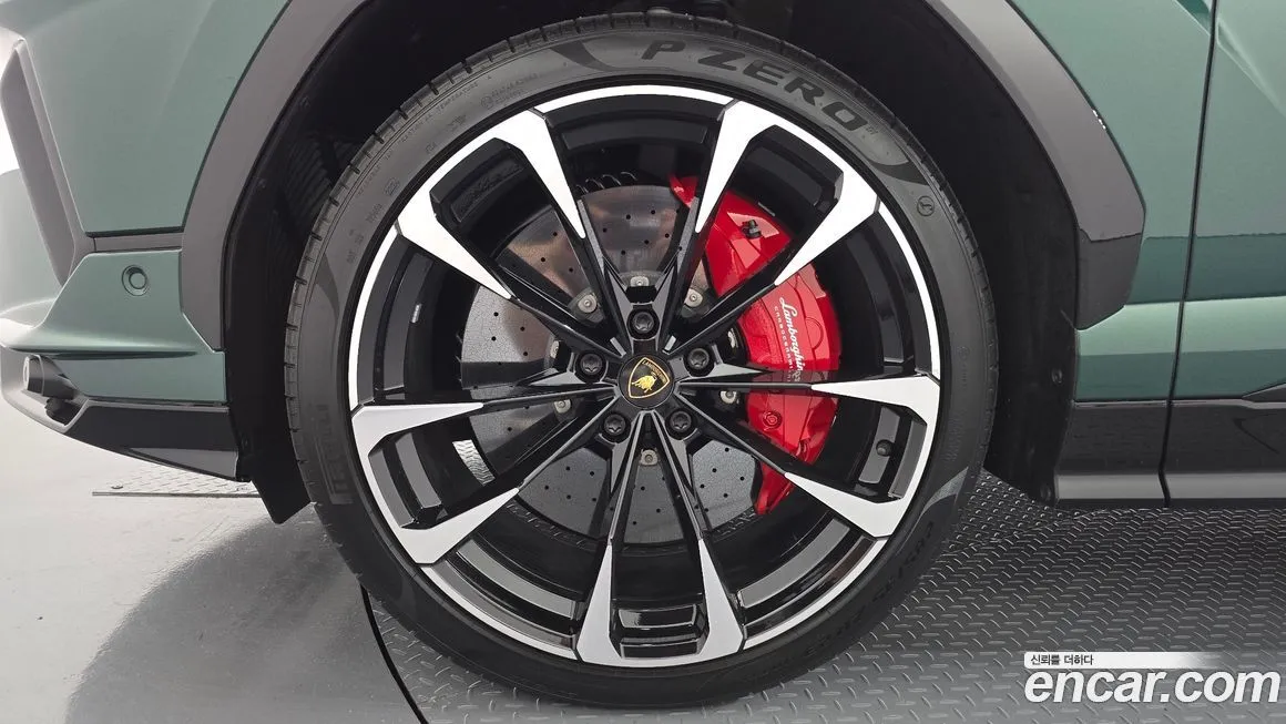 Lamborghini Urus — фото 5