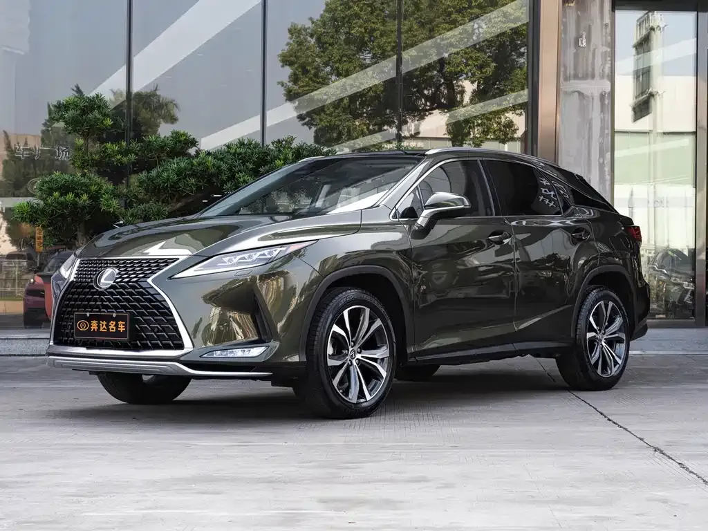 Lexus RX — фото 1