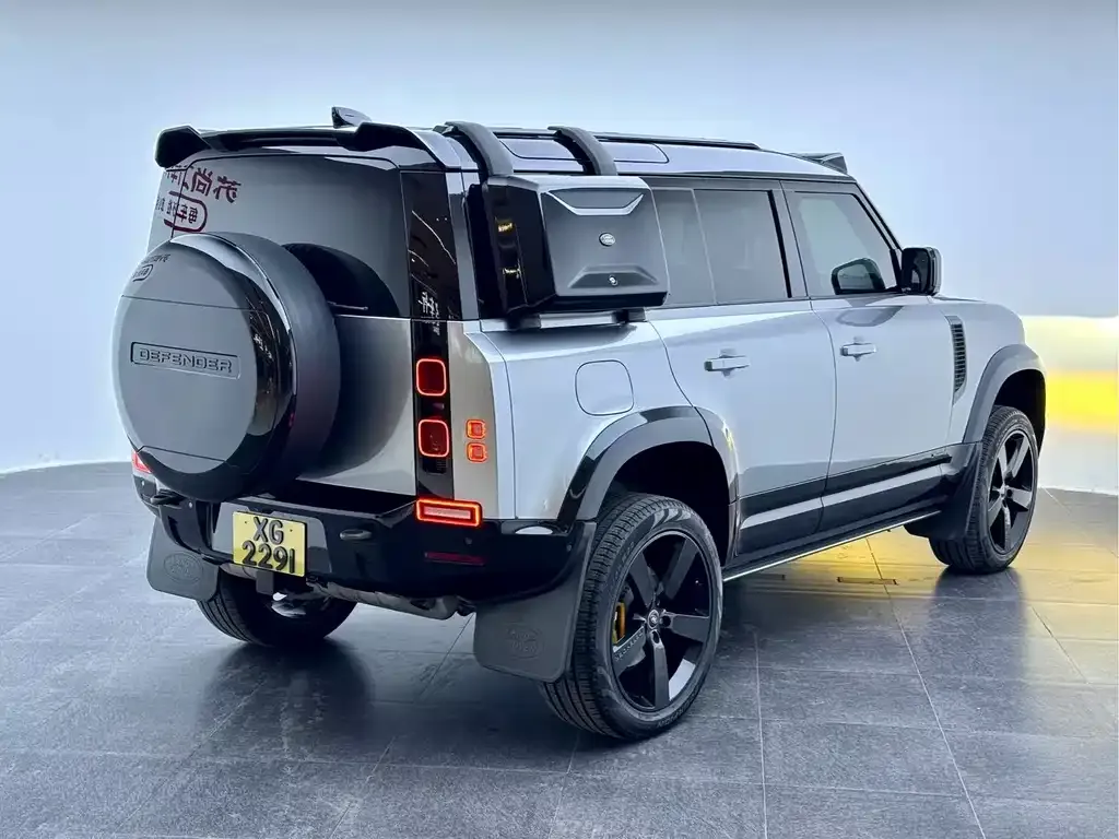 Land Rover Defender — фото 10