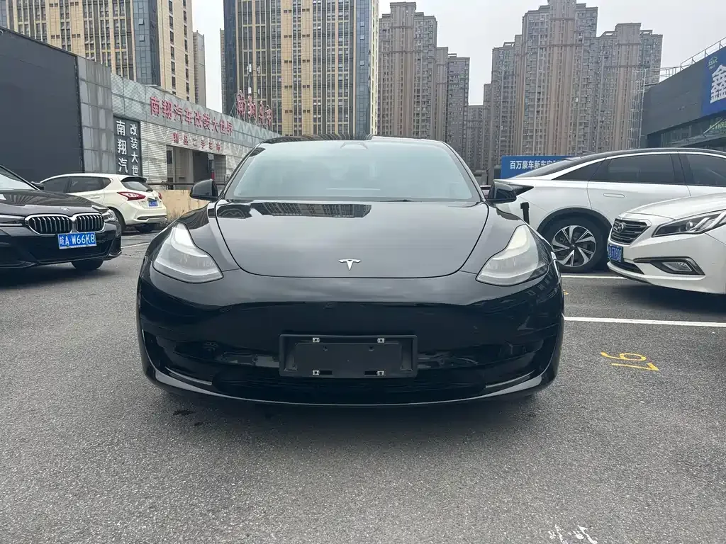 Tesla Model 3 — фото 2