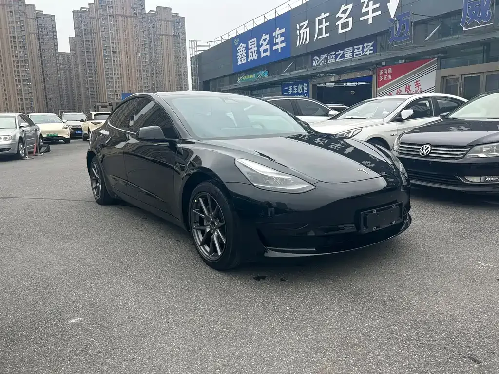 Tesla Model 3 — фото 3