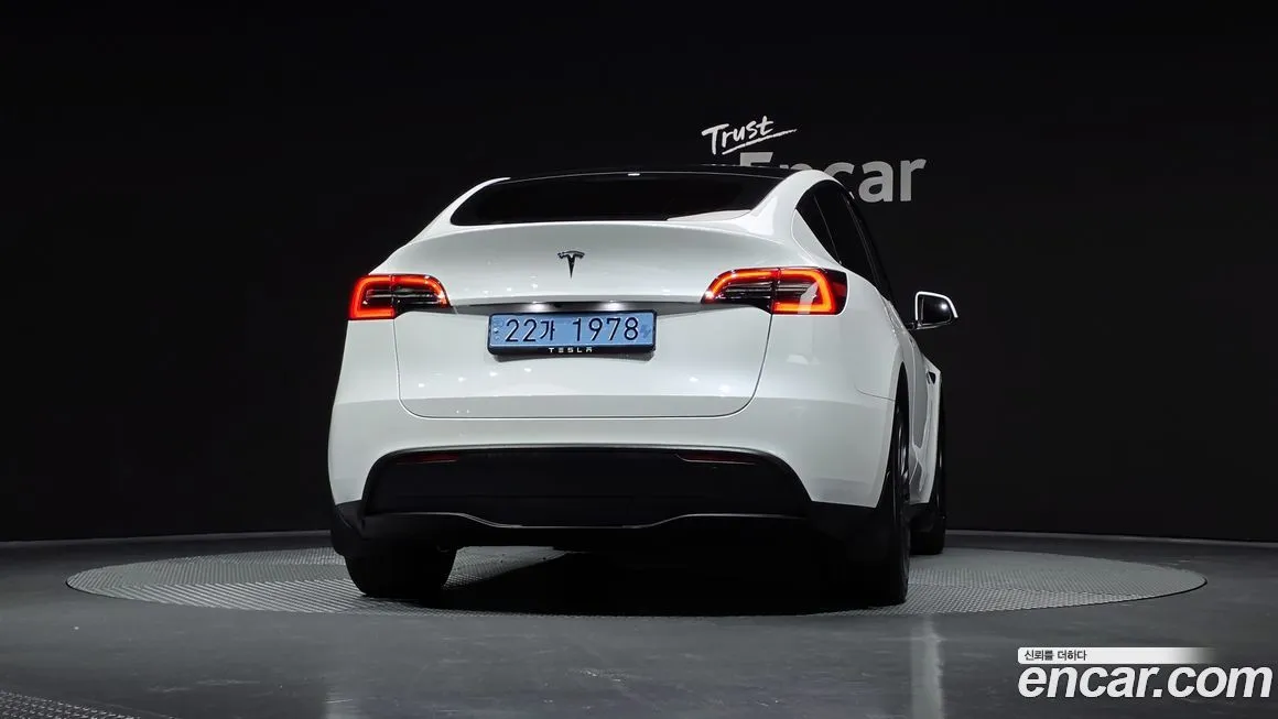 Tesla Model Y — фото 4