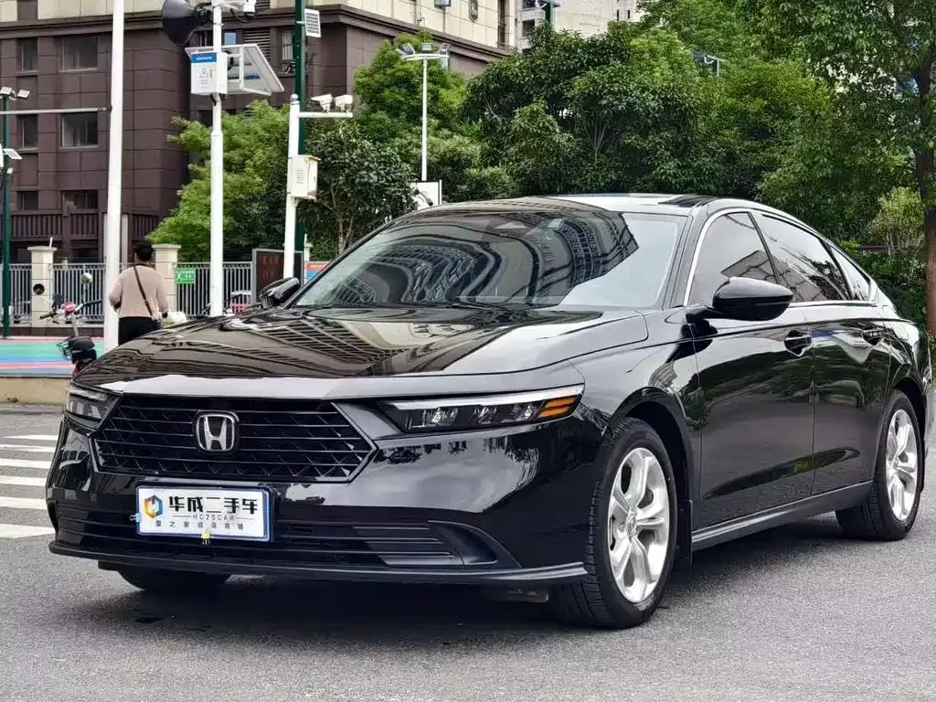 Honda Accord — фото 1