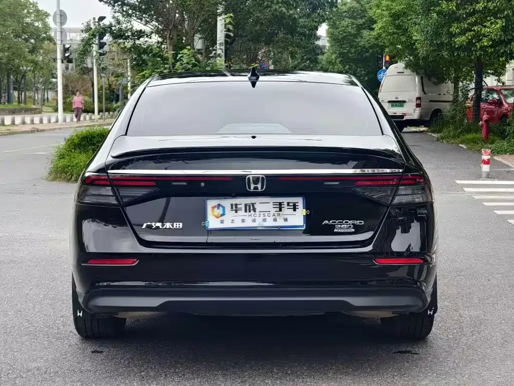 Honda Accord — фото 3
