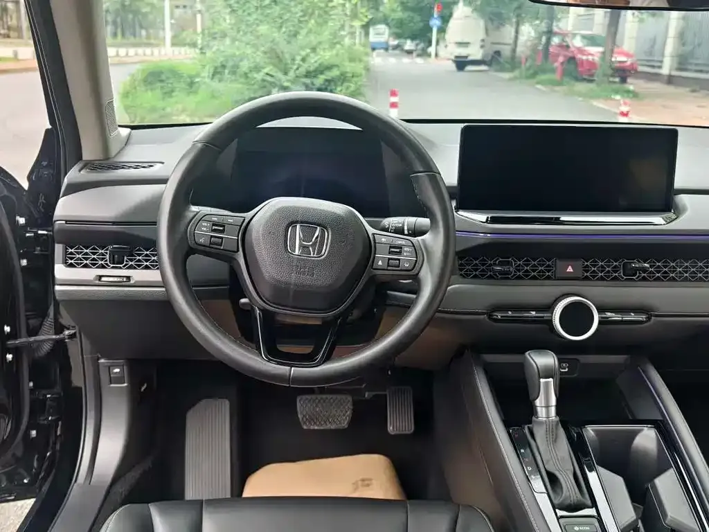 Honda Accord — фото 8