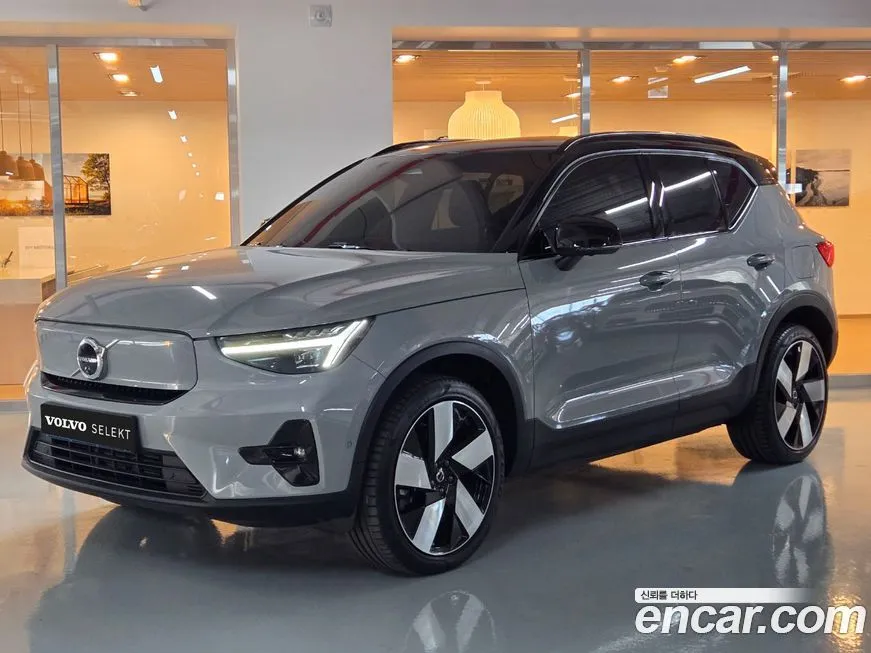 Volvo XC40 — фото 1