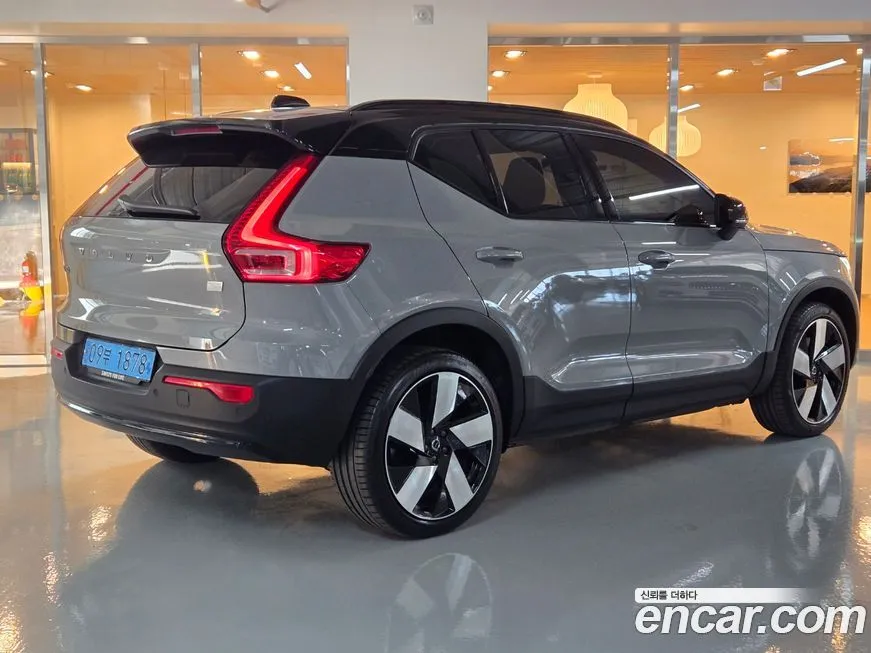 Volvo XC40 — фото 2