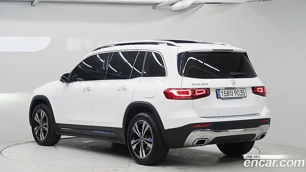 Mercedes-Benz GLB-Class — фото 2