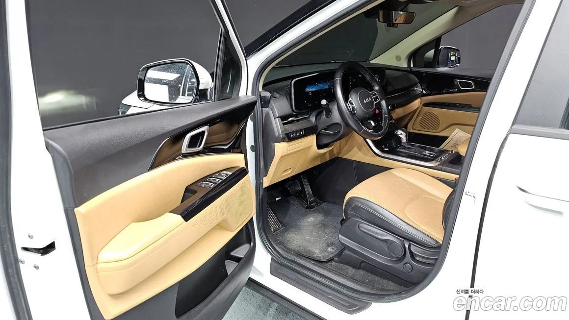 Kia Carnival — фото 10