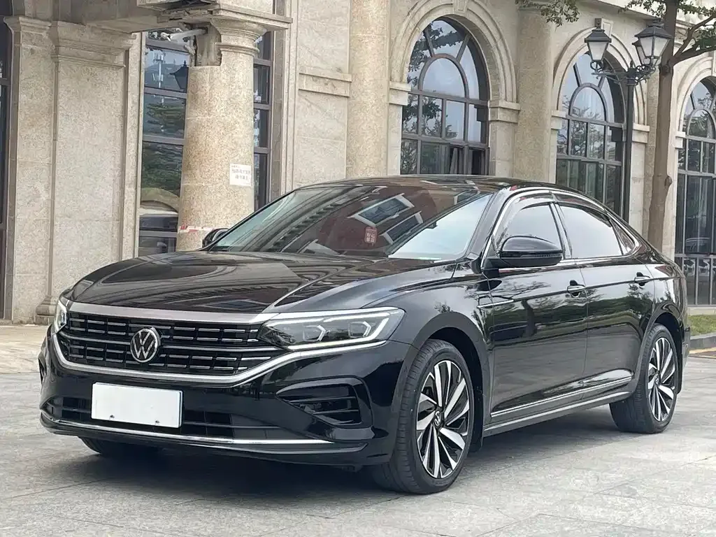Volkswagen Passat — фото 1
