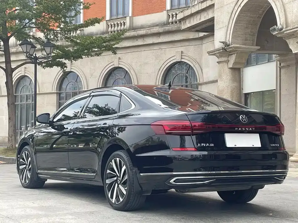 Volkswagen Passat — фото 6