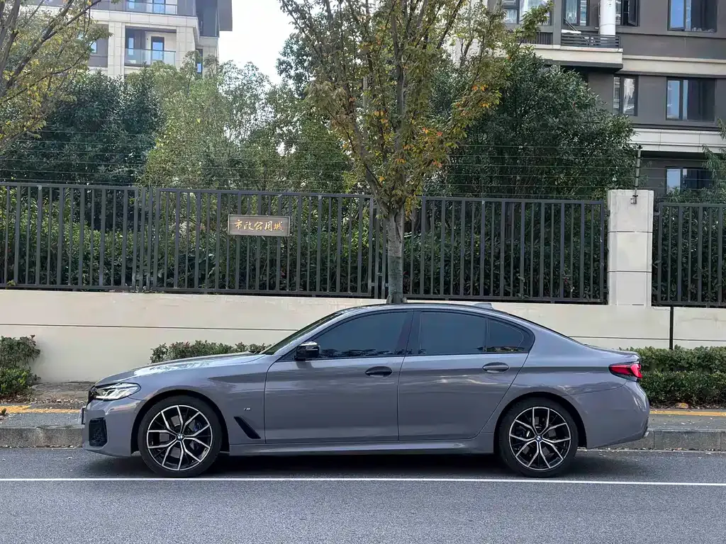 BMW 5 Series (Import) — фото 3