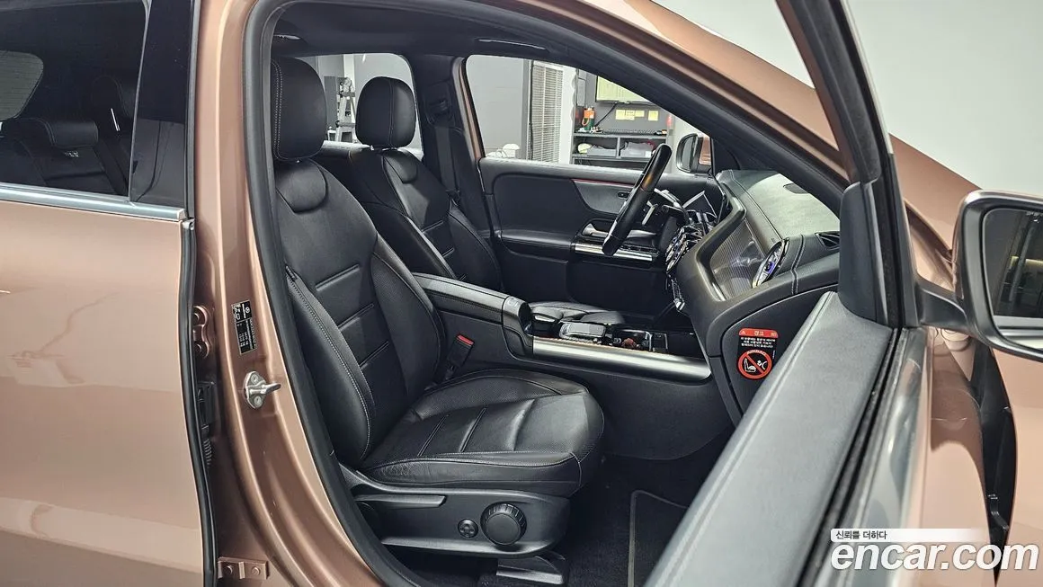 Mercedes-Benz EQA — фото 10