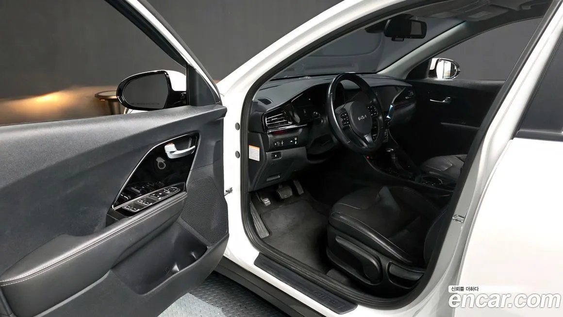 Kia Niro — фото 10