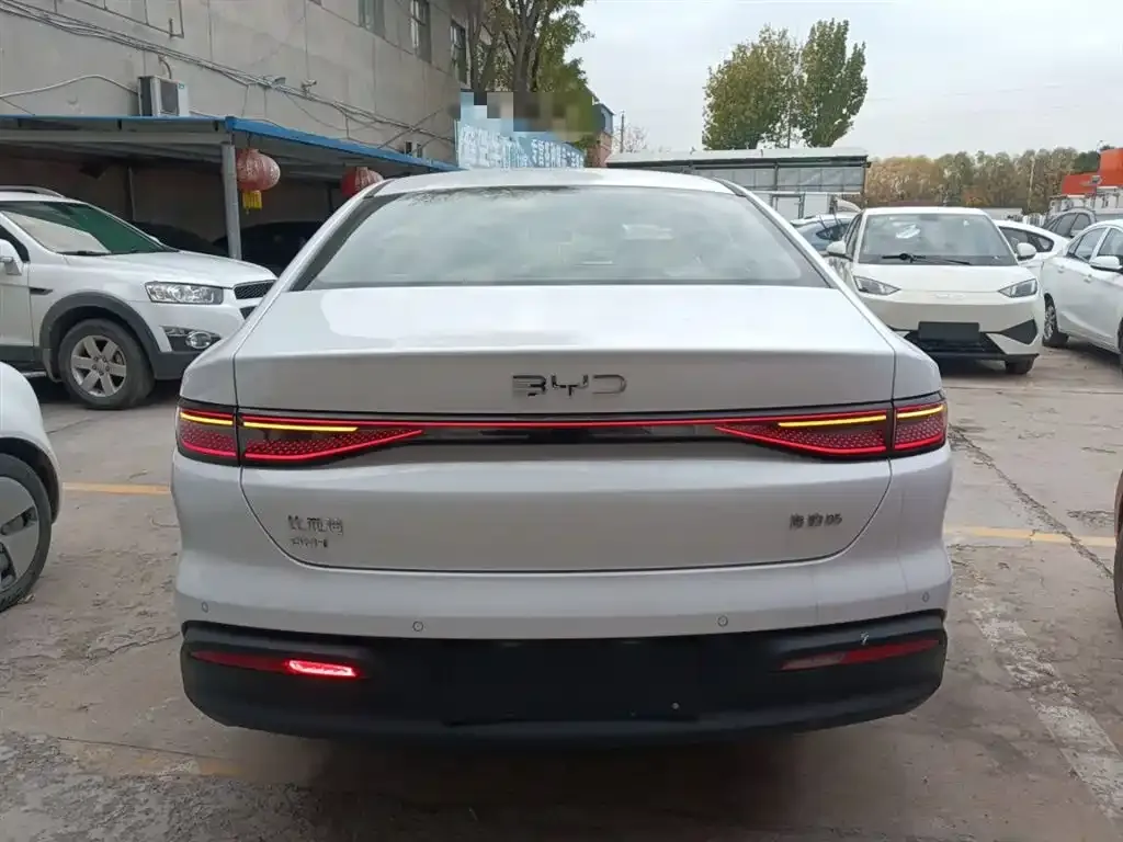 BYD Seal 05 DM-i — фото 6
